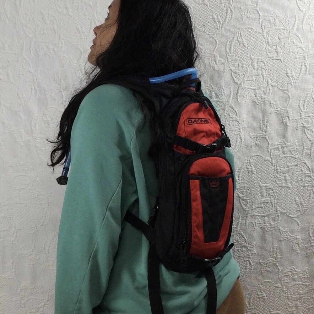 Dakine Session 8L Hydration Backpack Men's Deep Red Black Biking Hiking Sports